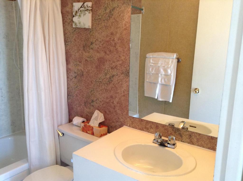 Motel De La Montagne Orford Екстериор снимка