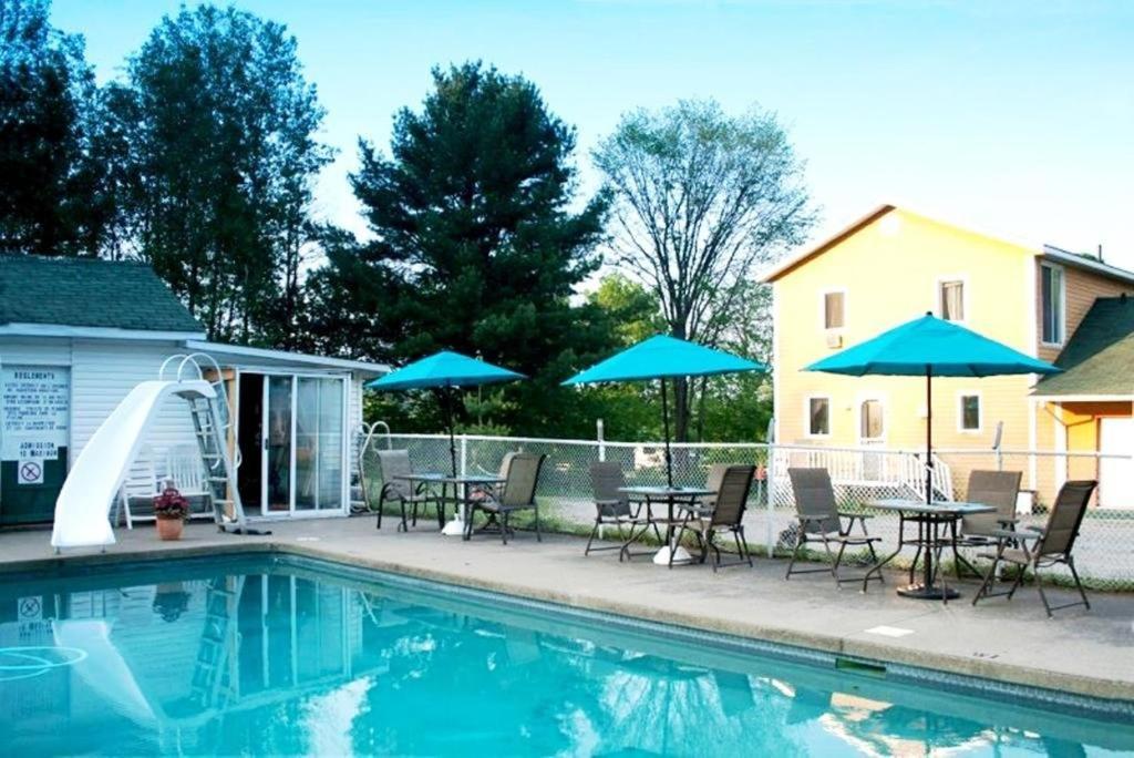 Motel De La Montagne Orford Екстериор снимка